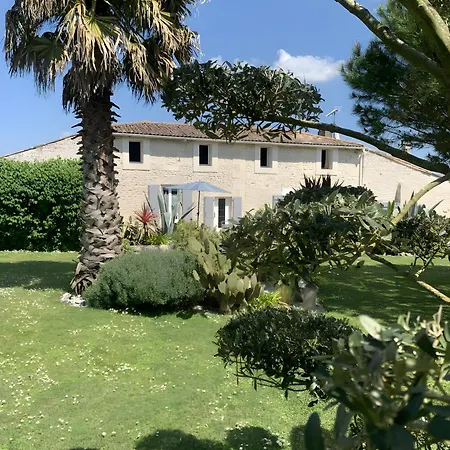 Les Hauts De L'estuaire Casa de Férias Boutenac-Touvent